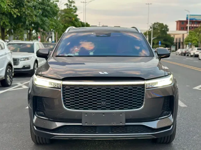 Li Auto ONE — Фото автомобиля 3
