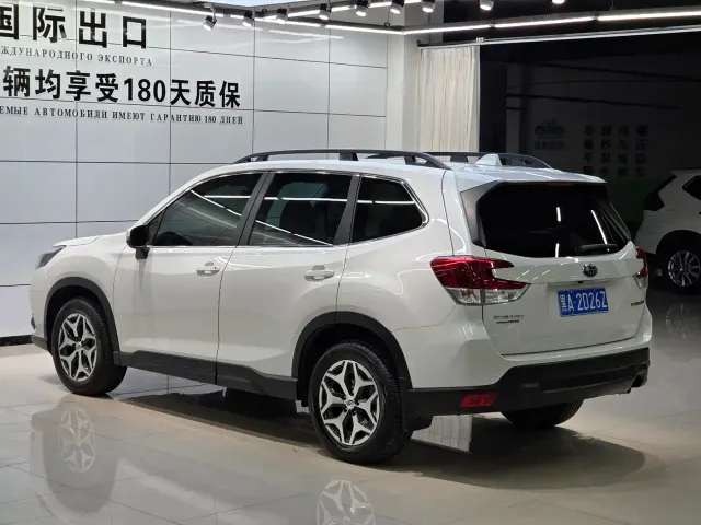 Subaru Forester — Фото автомобиля 6