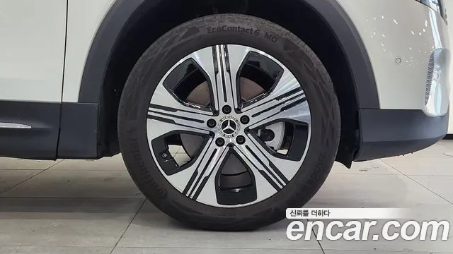 Mercedes-Benz EQB — Фото автомобиля 3