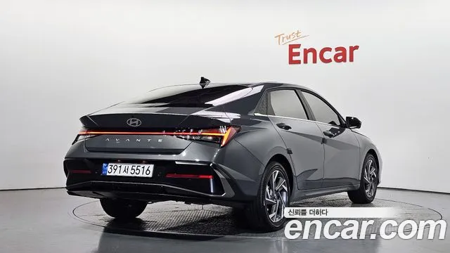 Hyundai Avante CN7 — Фото автомобиля 2