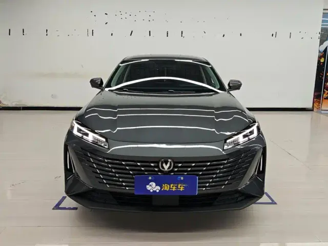 Changan Eado — Фото автомобиля 2