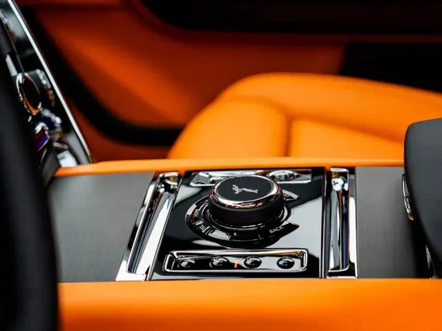 Rolls-Royce Cullinan — Фото автомобиля 16