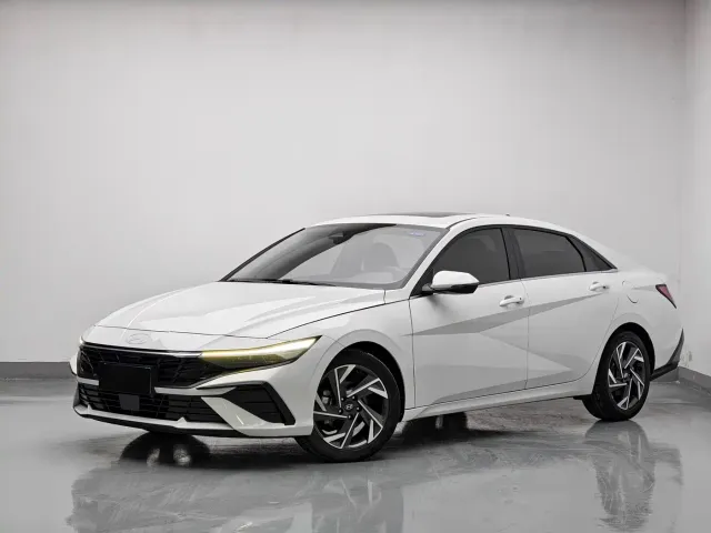 Фотография автомобиля — Hyundai Elantra