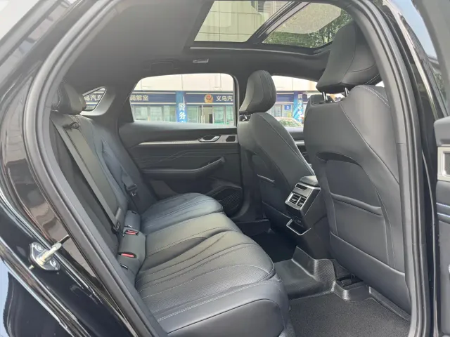 Geely Xingrui — Фото автомобиля 10