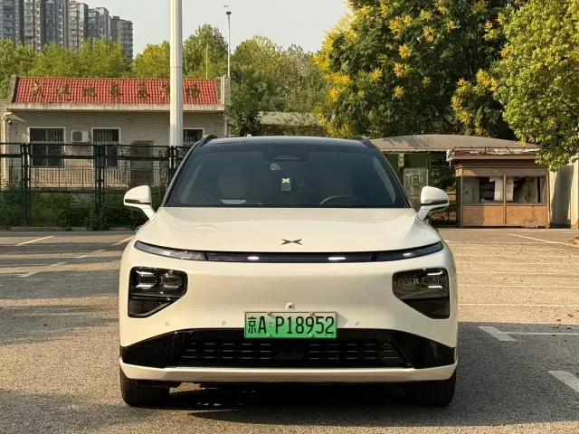Xpeng G9 — Фото автомобиля 2