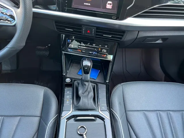 Volkswagen Passat — Фото автомобиля 21