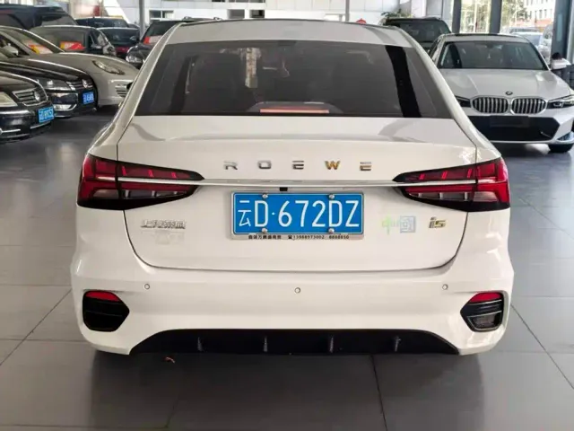 Roewe i5 — Фото автомобиля 4
