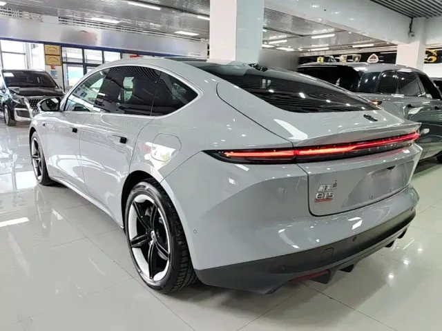 Nio ET5 — Фото автомобиля 4