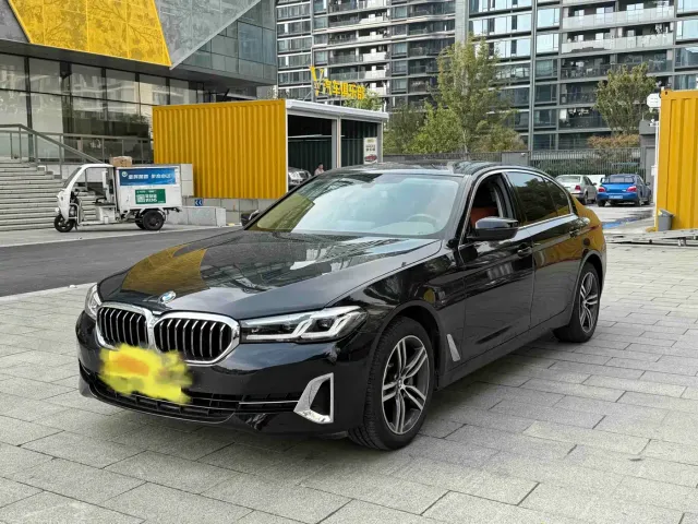 Фотография автомобиля — BMW 5 Series