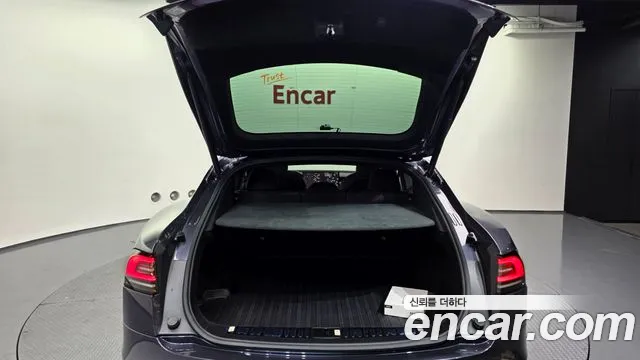 Tesla Model S — Фото автомобиля 20