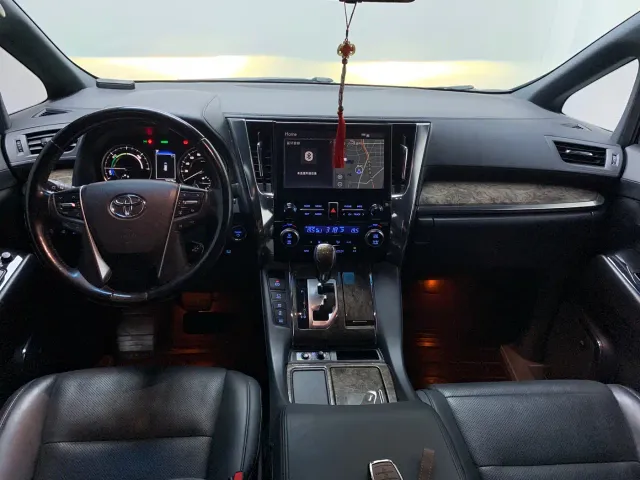 Toyota Vellfire — Фото автомобиля 6
