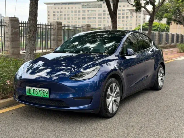 Фотография автомобиля — Tesla Model Y