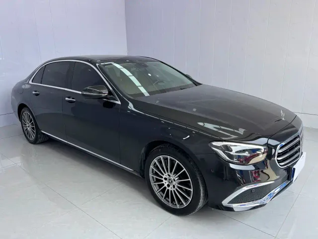 Mercedes-Benz E-Class — Фото автомобиля 6