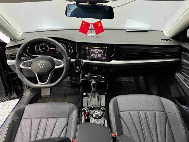 Volkswagen Passat — Фото автомобиля 10