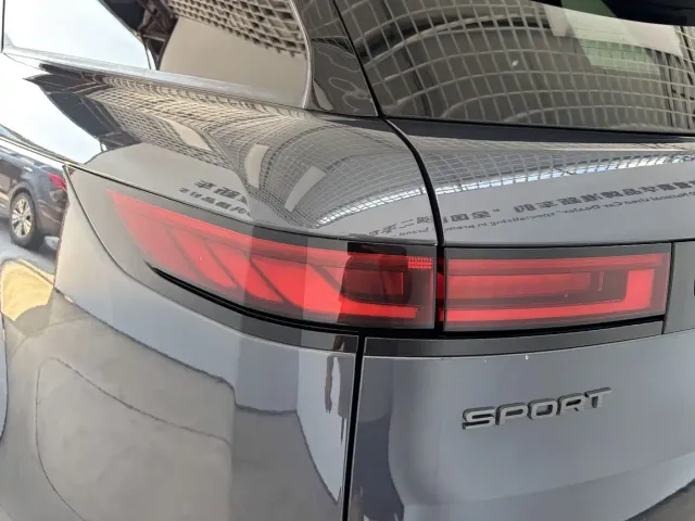 Land Rover Range Rover Sport — Фото автомобиля 8