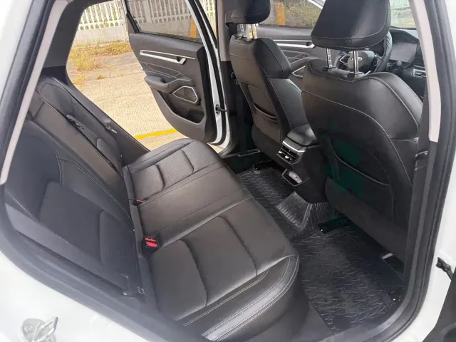 Geely Emgrand — Фото автомобиля 14