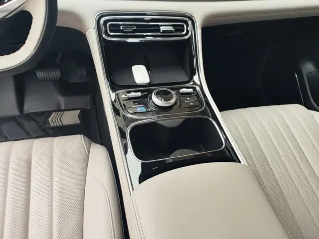 Geely Galaxy Stellar 6 — Фото автомобиля 13