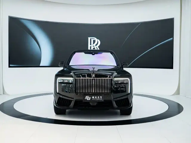 Rolls-Royce Cullinan — Фото автомобиля 2
