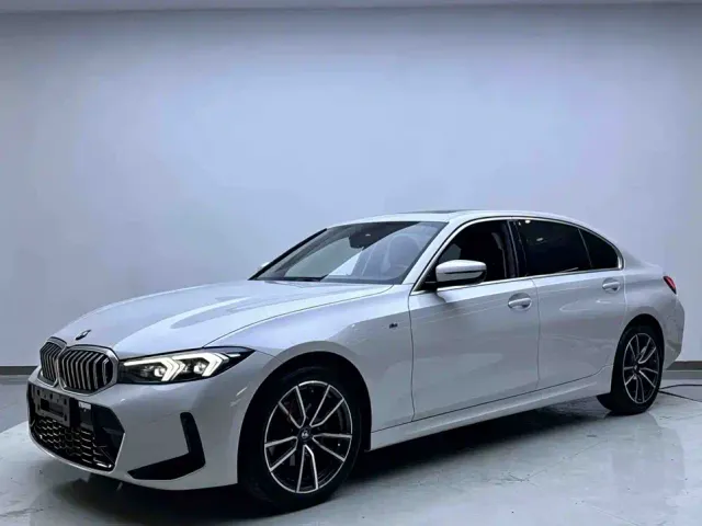 Фотография автомобиля — BMW 3 Series