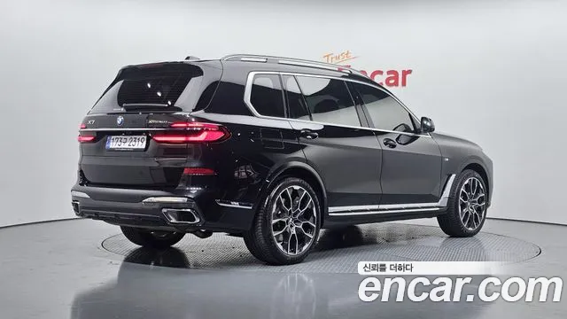 BMW X7 — Фото автомобиля 2