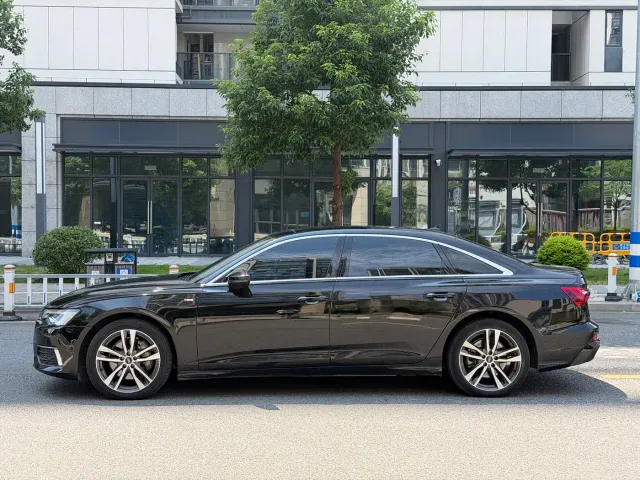 Audi A6L — Фото автомобиля 4
