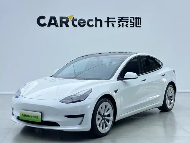 Фотография автомобиля — Tesla Model 3
