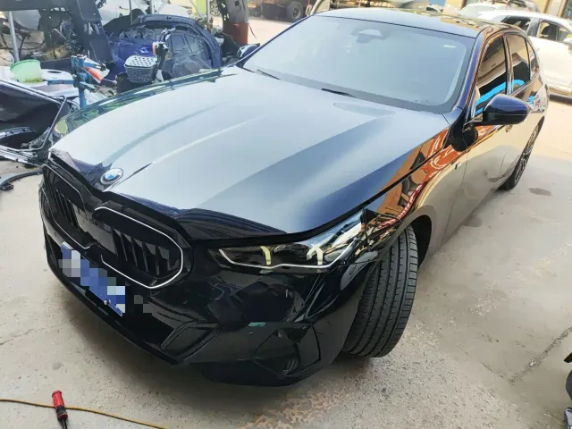 Фотография автомобиля — BMW 5 Series