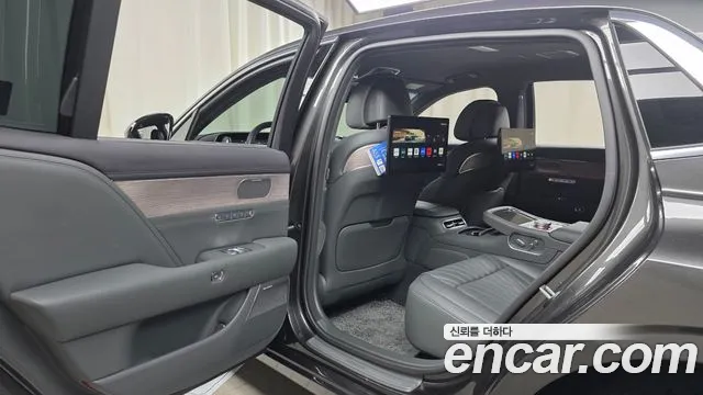 Genesis G90 Бензин 3.5 турбо AWD — Фото автомобиля 11