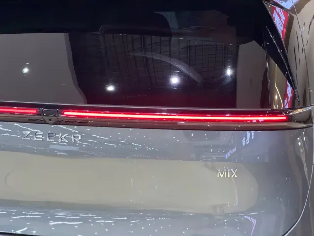 Zeekr Mix — Фото автомобиля 4