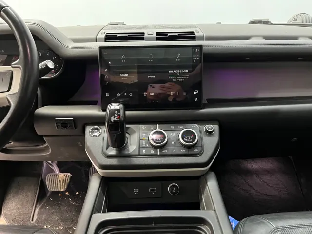Land Rover Defender — Фото автомобиля 11