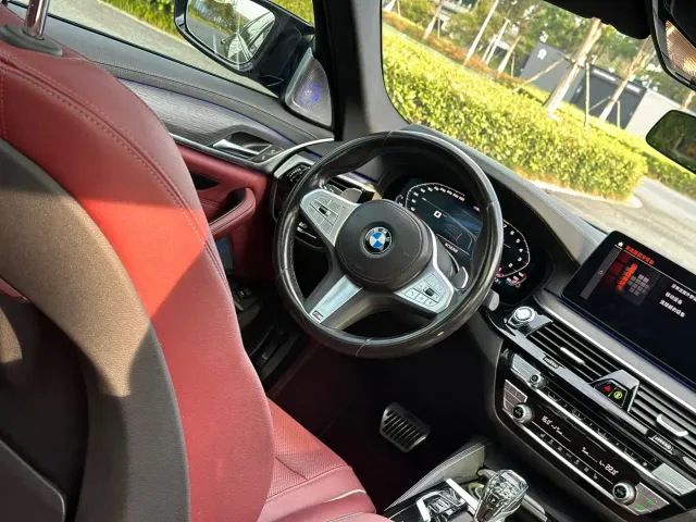 BMW 5 Series — Фото автомобиля 13