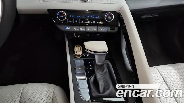 Hyundai AVANTE Inspiration — Фото автомобиля 9