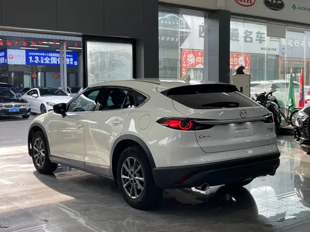 Mazda CX-4 — Фото автомобиля 16
