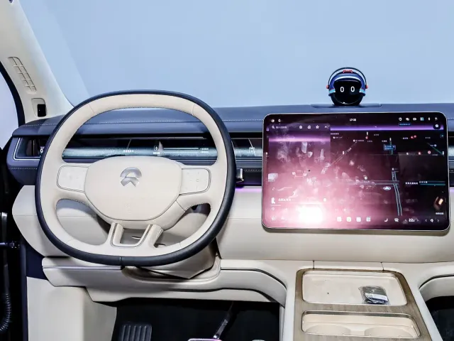Nio ES8 — Фото автомобиля 17
