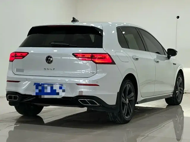 Volkswagen Golf — Фото автомобиля 10