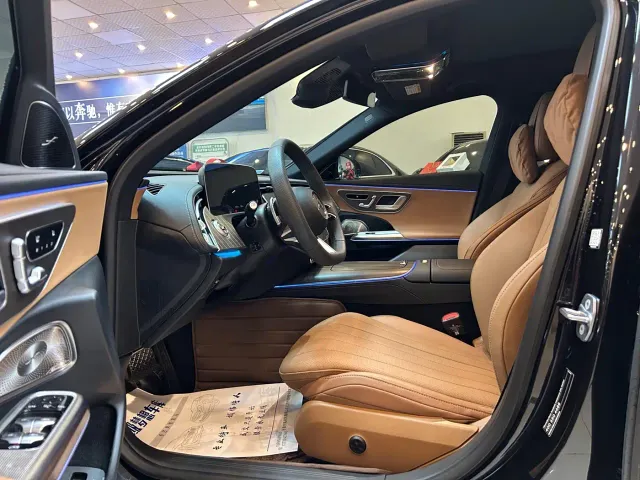 Mercedes-Benz E-Class — Фото автомобиля 4