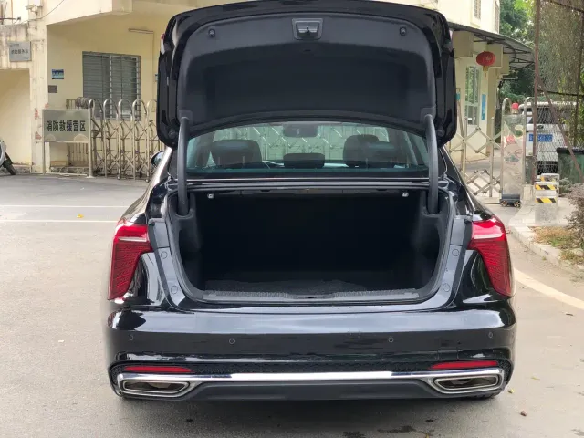 Hongqi H5 — Фото автомобиля 23