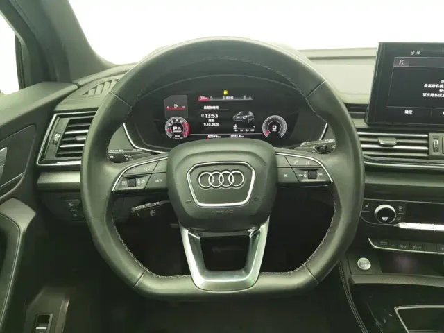 Audi Q5L — Фото автомобиля 11