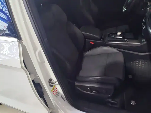 Audi Q5L Sportback — Фото автомобиля 24