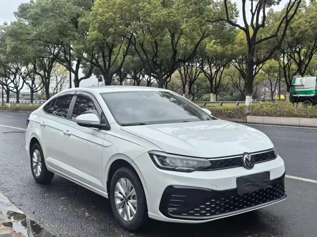 Volkswagen Lavida — Фото автомобиля 3