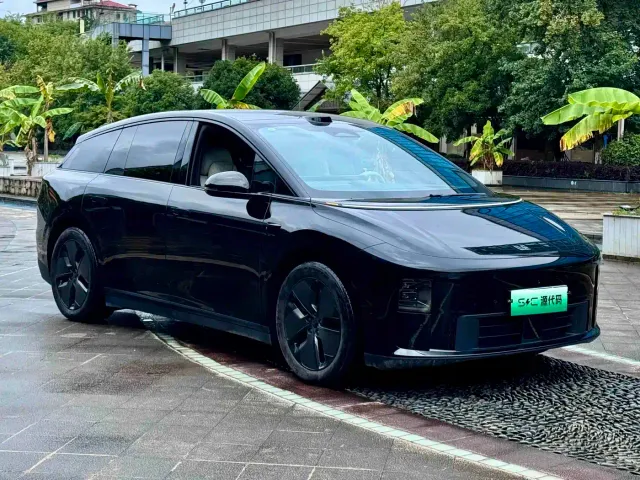 Li Auto i6 — Фото автомобиля 3