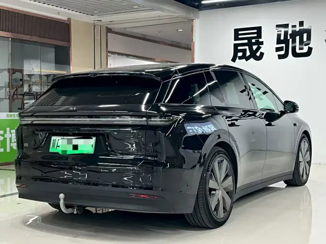 Li Auto i6 — Фото автомобиля 9