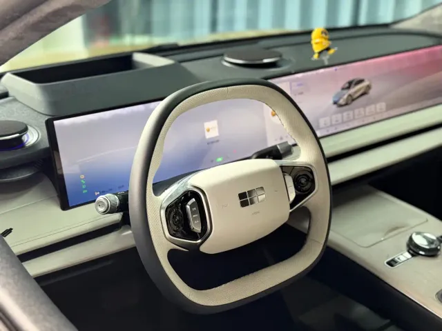Geely Galaxy E8 — Фото автомобиля 4