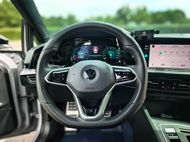 Volkswagen Golf 2023 Facelift 280TSI DSG R-Line Lite — Фото автомобиля 22