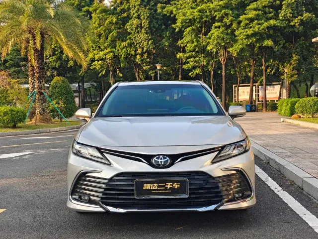 Toyota Camry — Фото автомобиля 2