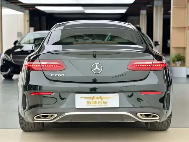 Mercedes-Benz E-Class — Фото автомобиля 9