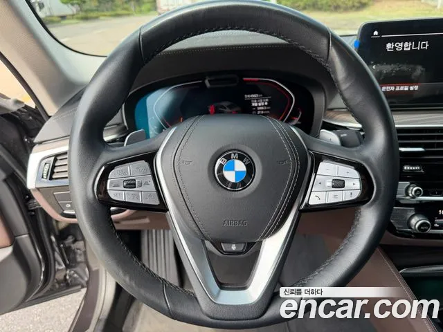 BMW 5-Series — Фото автомобиля 14