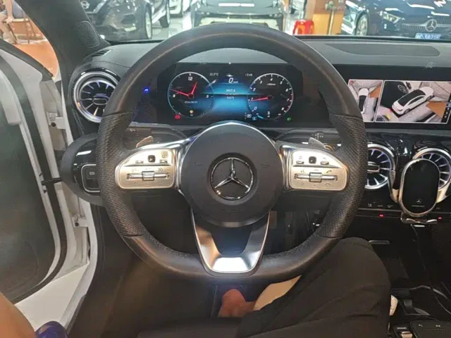 Mercedes-Benz A-Class — Фото автомобиля 10