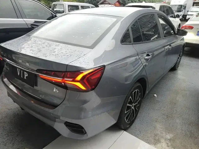 Roewe i5 — Фото автомобиля 6