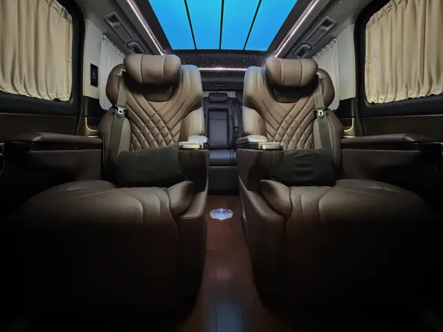 Mercedes-Benz V-Class — Фото автомобиля 14